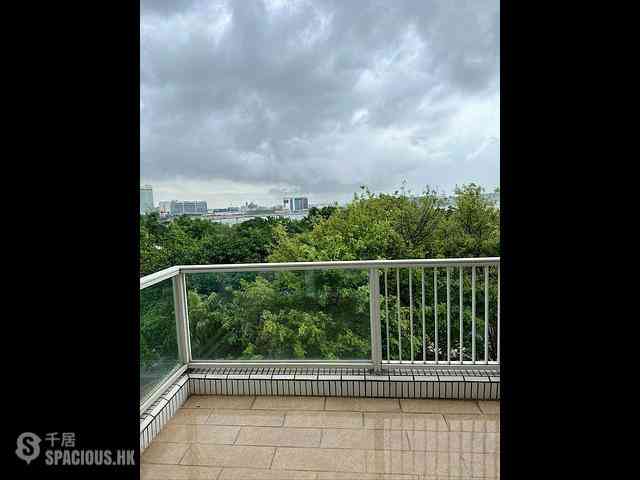 Tung Chung - Coastal Skyline Phase 4 Le Bleu Deux Block 1 08