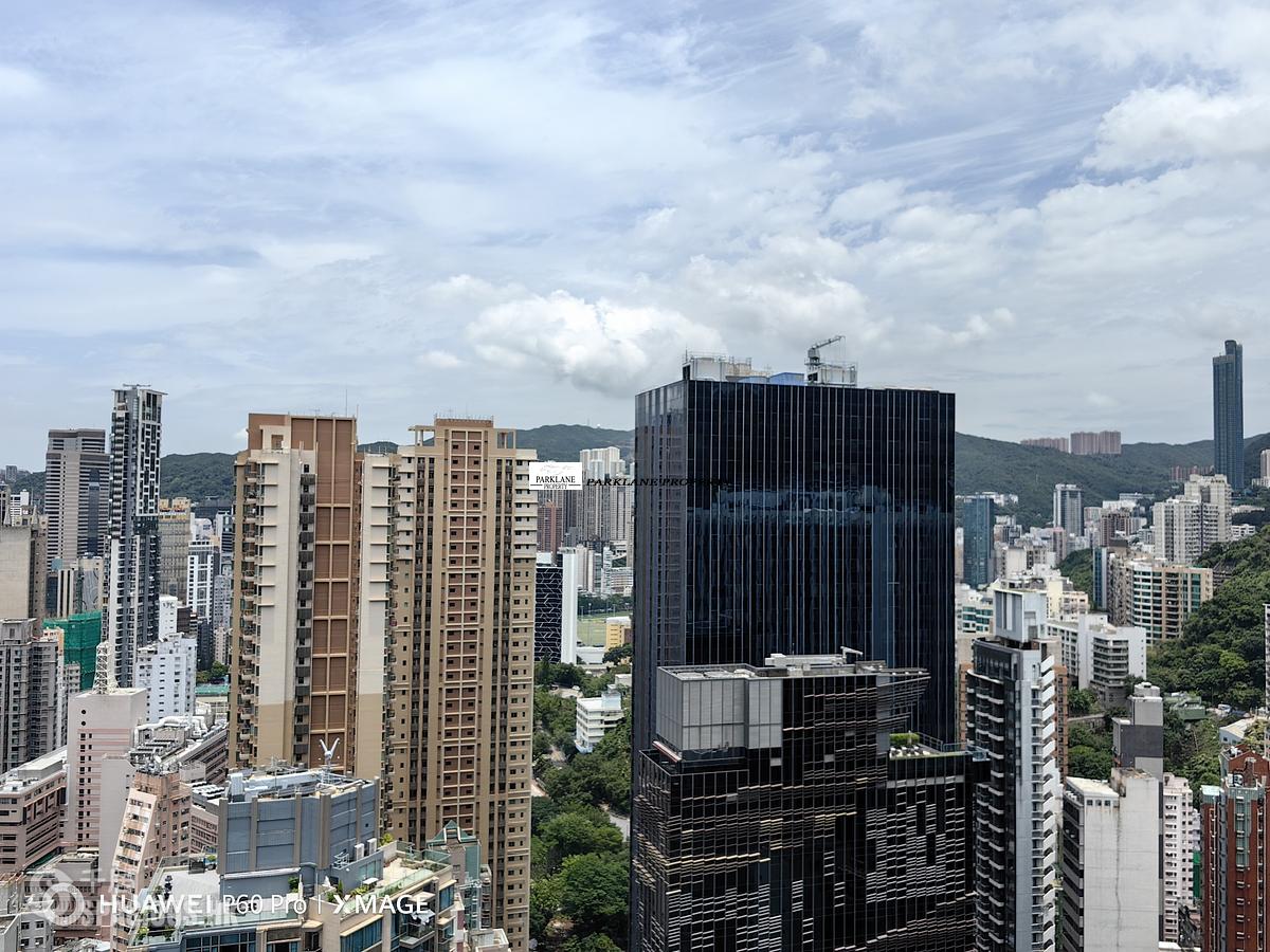Wan Chai - The Avenue 01