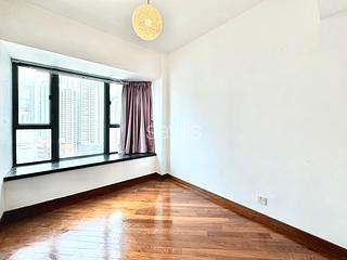 Mid Levels West - 80 Robinson Road 04