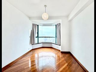 Mid Levels West - 80 Robinson Road 08
