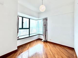 Mid Levels West - 80 Robinson Road 11