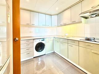 Mid Levels West - 80 Robinson Road 12