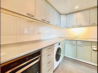 Mid Levels West - 80 Robinson Road 13