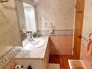 Pok Fu Lam - Baguio Villa Block 22 12