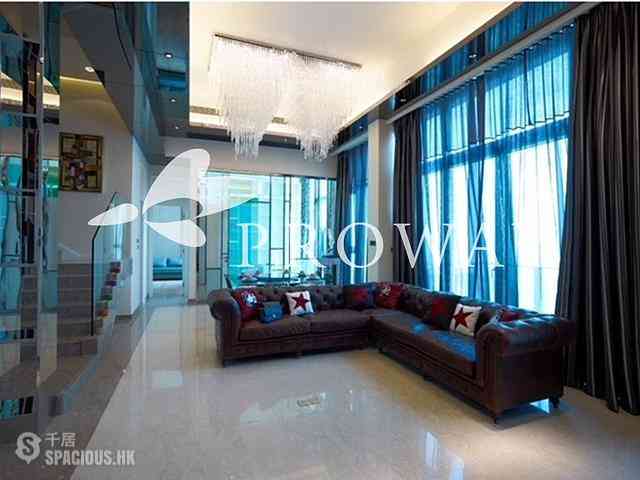 West Kowloon - The Arch 01