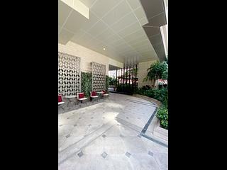 Wan Chai - The Avenue Phase 2 Block 2 04
