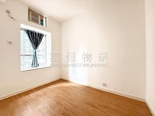 Mid Levels Central - Maxluck Court 04