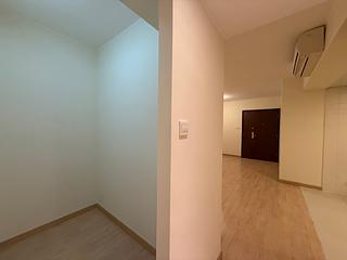 Mid Levels West - 80 Robinson Road 05