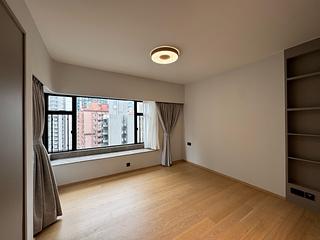 Mid Levels Central - Robinson Place Block 2 04