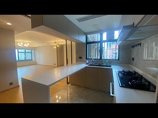 Mid Levels Central - Robinson Place Block 2 06