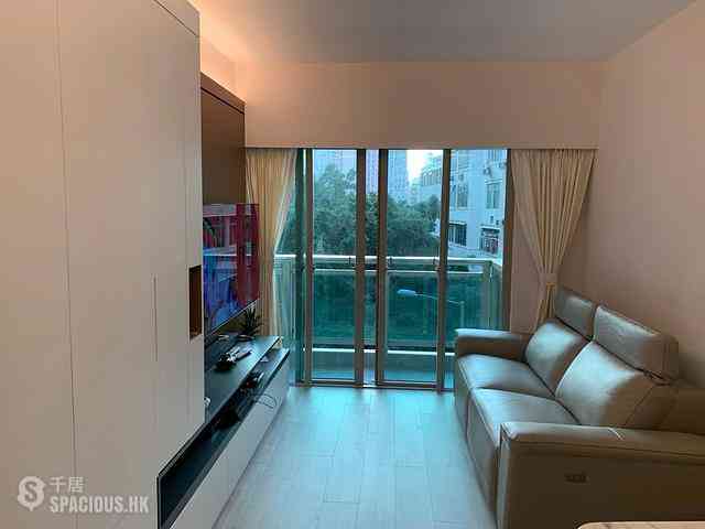 Sai Ying Pun - Centre Place 01