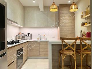 Pok Fu Lam - Baguio Villa Block 25 12
