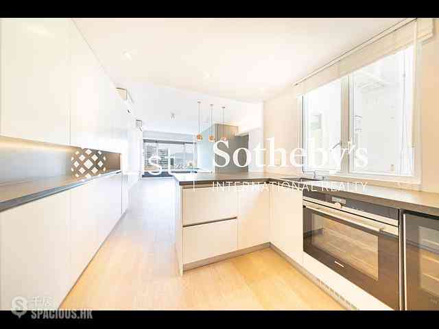 Braemar Hill - Coral Court 01