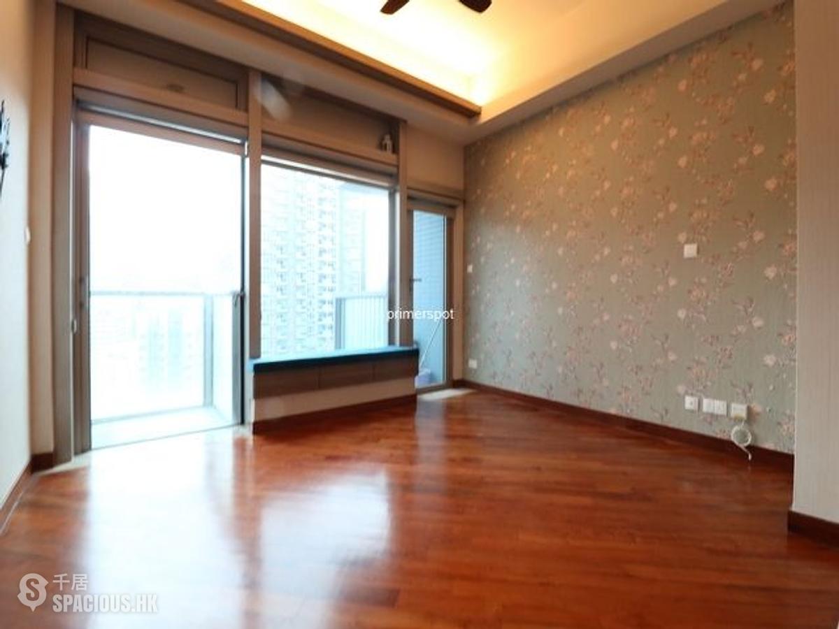 Wan Chai - The Avenue Phase 2 01