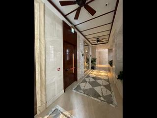 Wan Chai - The Avenue Phase 2 Block 2 05