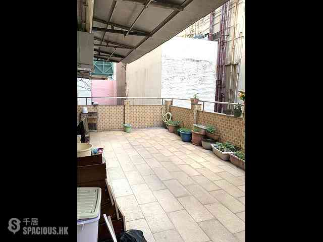 Sai Ying Pun - Lap Poon Building 10