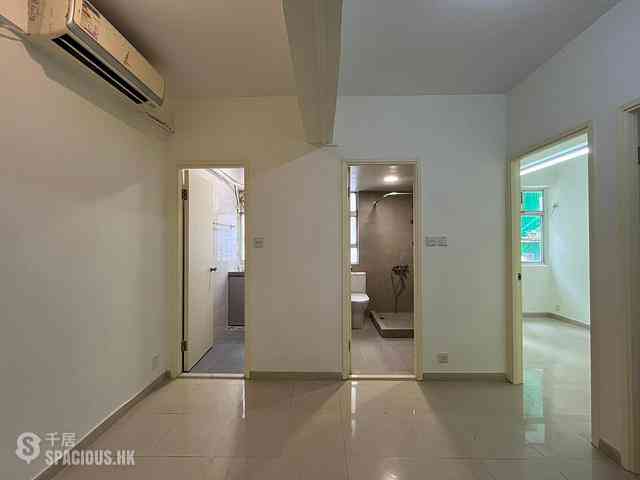 Sheung Wan - 15-19A, Upper Lascar Row 03