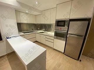 Mid Levels Central - Robinson Heights Block 1 02