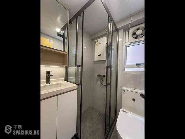Ap Lei Chau - South Horizons Phase 3 04