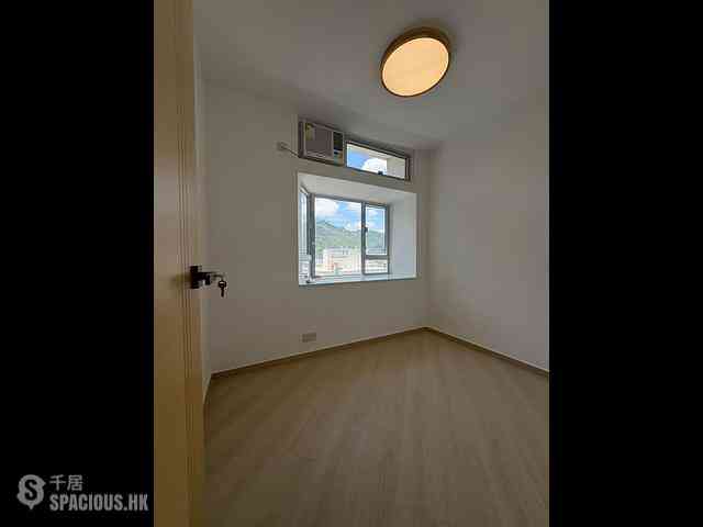 Ap Lei Chau - South Horizons Phase 3 06