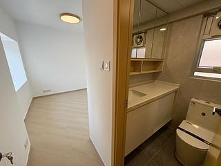 Ap Lei Chau - South Horizons Phase 3 07