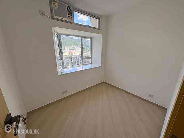 Ap Lei Chau - South Horizons Phase 3 08