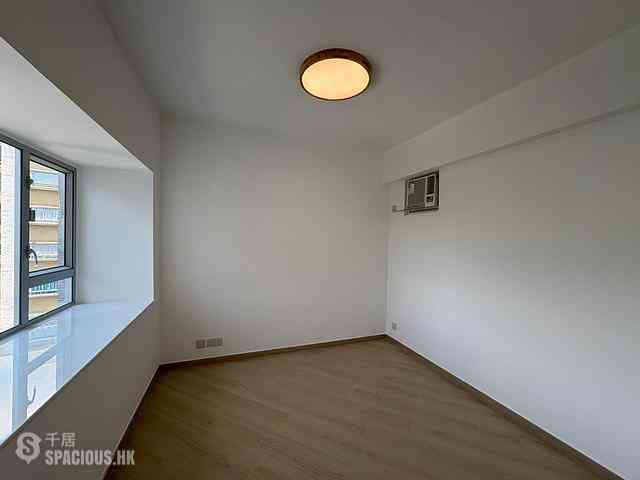 Ap Lei Chau - South Horizons Phase 3 10