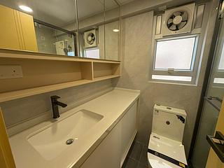 Ap Lei Chau - South Horizons Phase 3 11