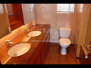 The Peak - La Hacienda Block B 06