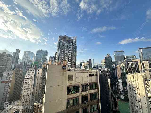 Wan Chai - The Avenue 01