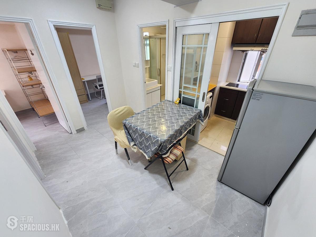 Sai Ying Pun - 147-149, Des Voeux Road West 01