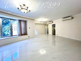 Mid Levels Central - Tregunter Tower 3 03