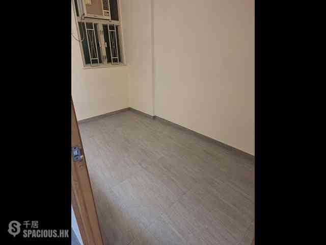 Mong Kok - Tsui Yuen Mansion Block 1 09