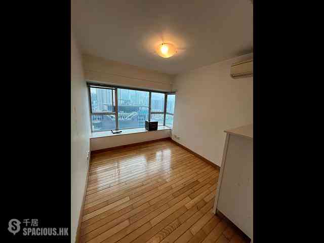 West Kowloon - The Waterfront Phase 2 Block 5 02