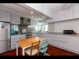 Discovery Bay - Discovery Bay Phase 3 Hillgrove Village Elegance Court 02