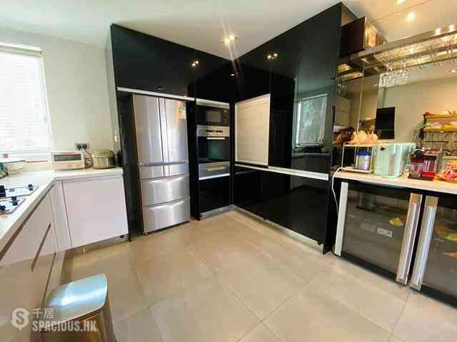 Tung Chung - Coastal Skyline Phase 4 Le Bleu Deux Block 1 03