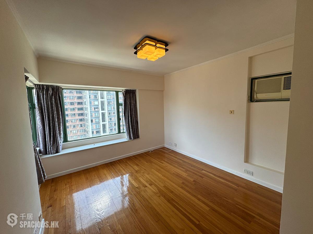 Mid Levels Central - Robinson Place 01