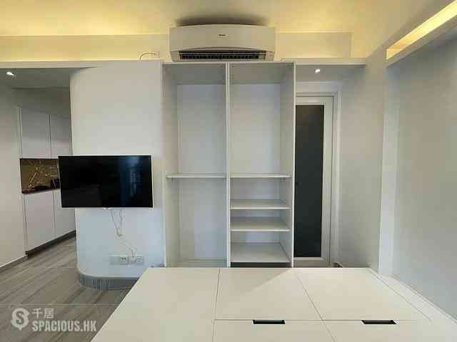 Sai Ying Pun - 246, Queen's Road West 03