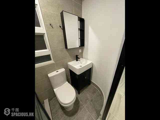 Sai Ying Pun - 246, Queen's Road West 04