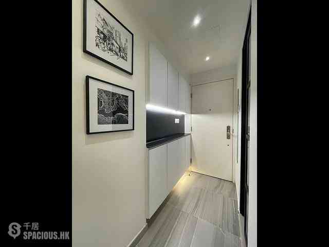 Sai Ying Pun - 246, Queen's Road West 11