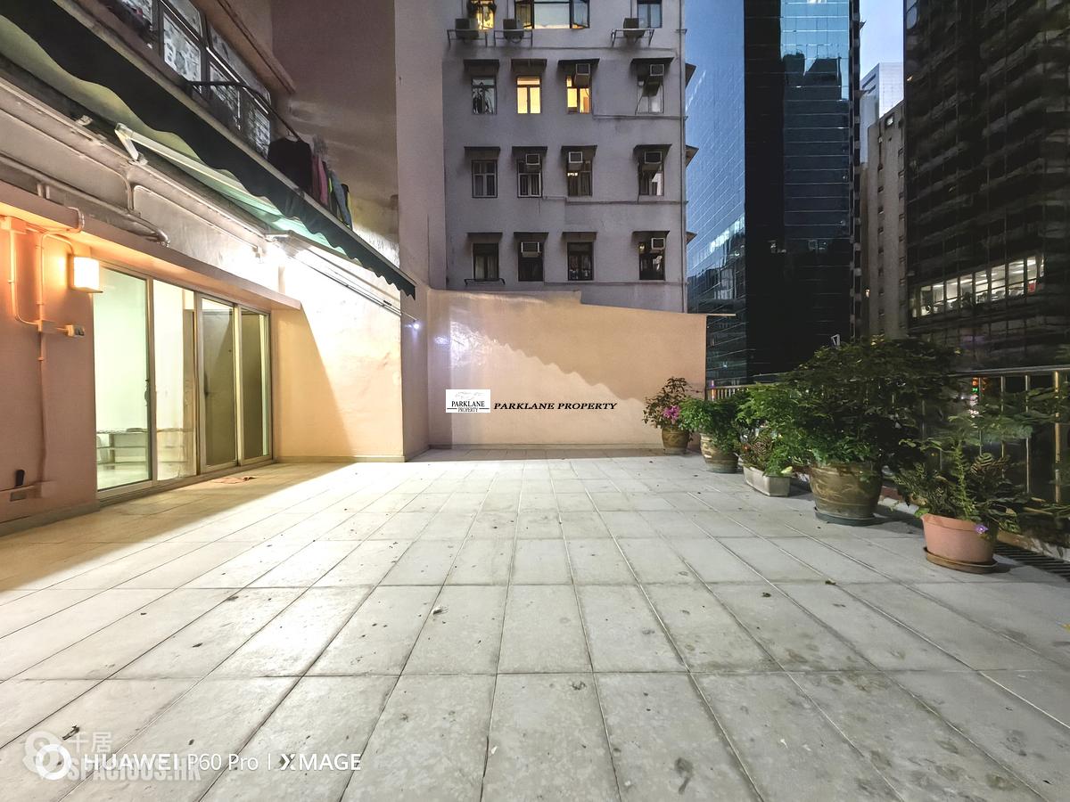 Wan Chai - Hang Tat Mansion 01
