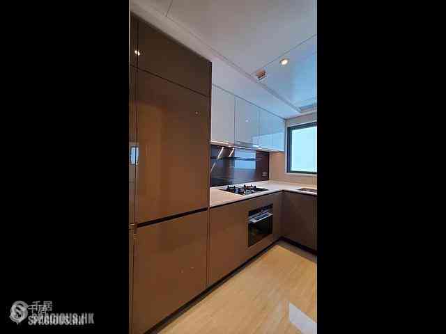 Gold Coast / So Kwun Wat - Mori 01