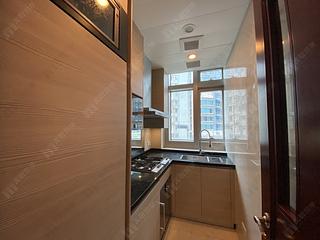 Wan Chai - The Avenue Phase 2 Block 2 08