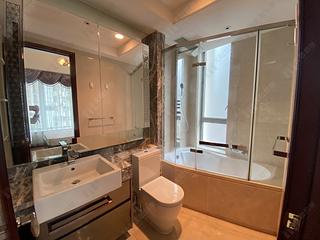 Wan Chai - The Avenue Phase 2 Block 2 09