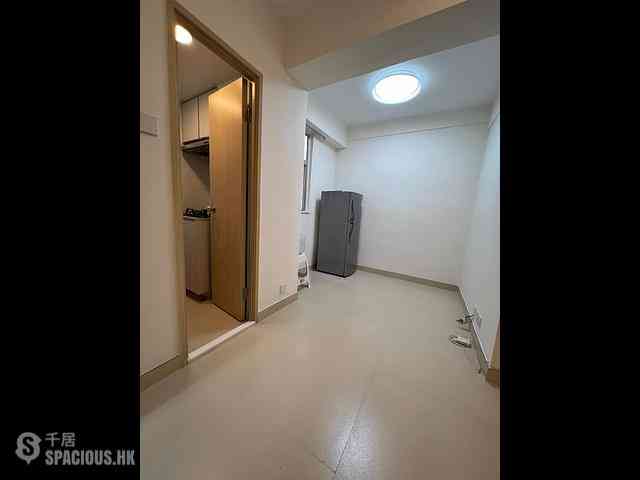 Wan Chai - Man Hee Mansion 01