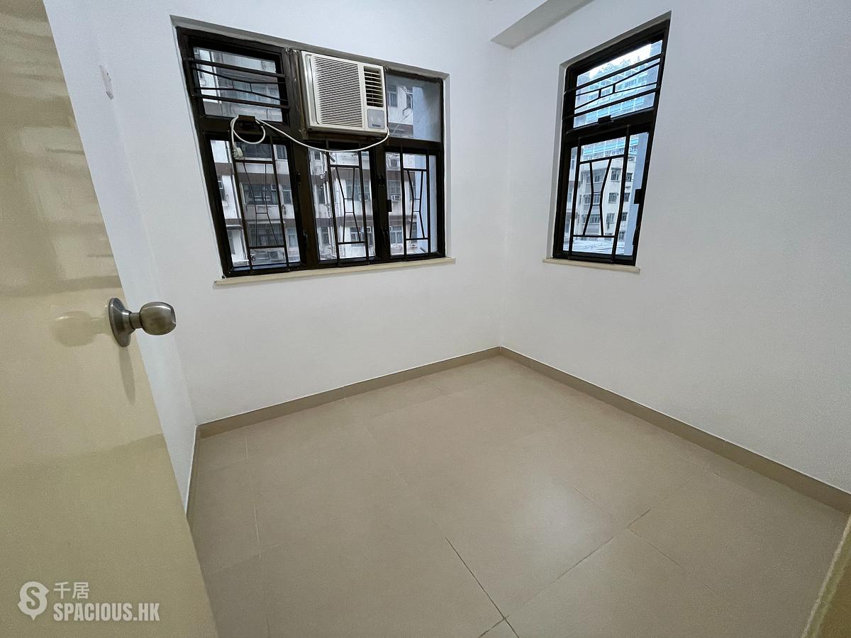Shek Tong Tsui - Kwok Ga Building 01