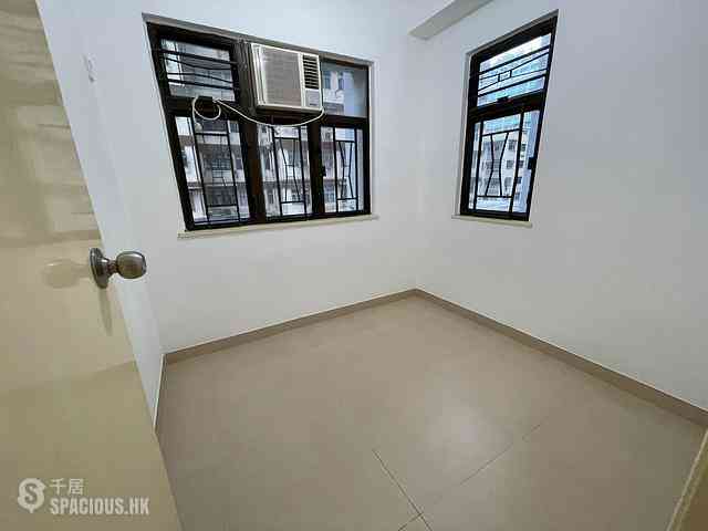 Shek Tong Tsui - Kwok Ga Building 01