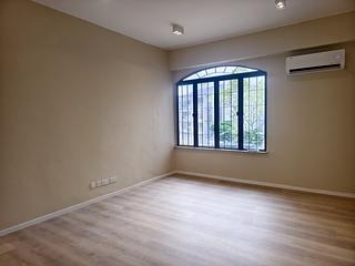 Beacon Hill - Eastbourne Court 03