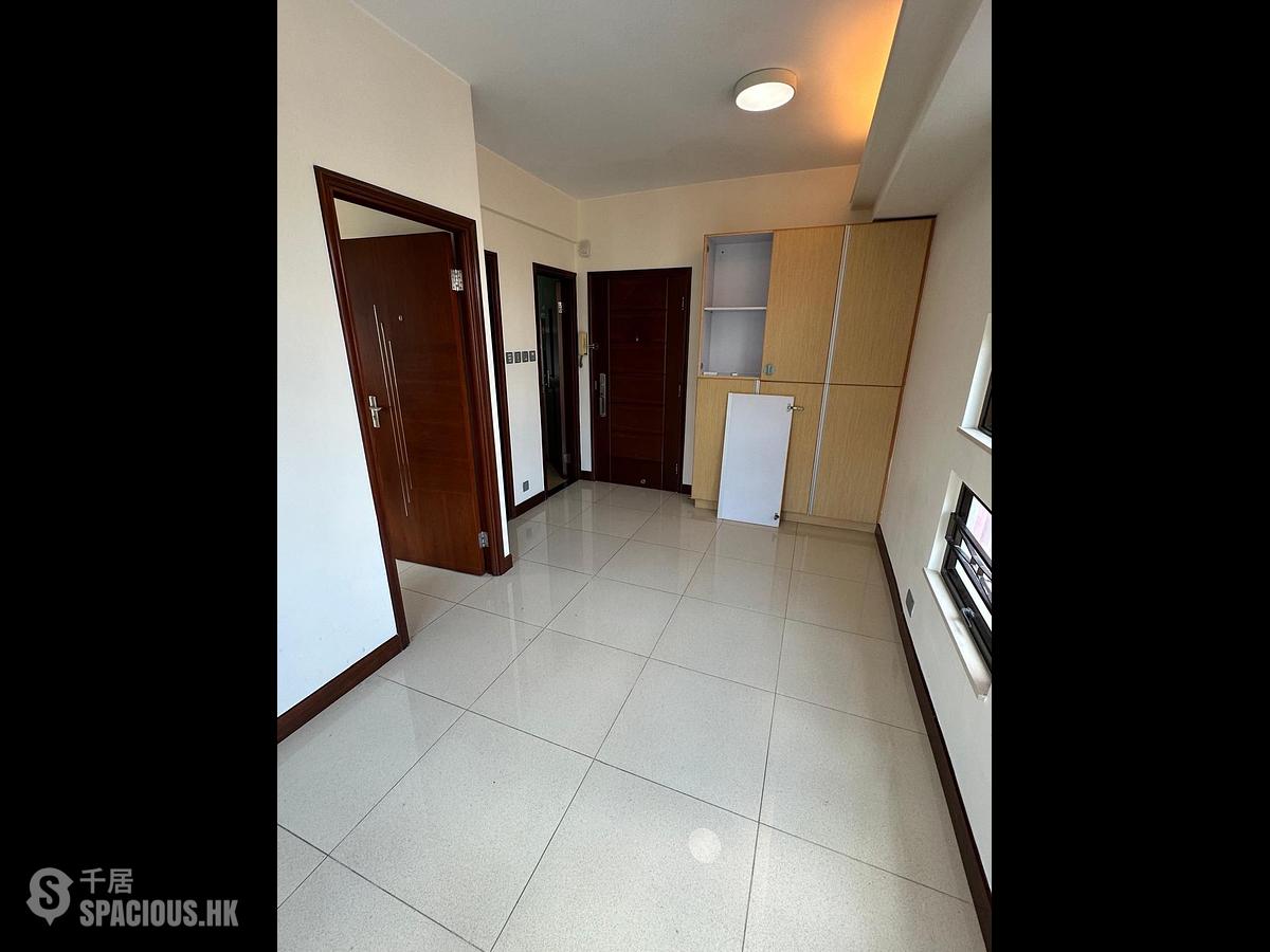 Sai Wan Ho - Lee Ga Building 01