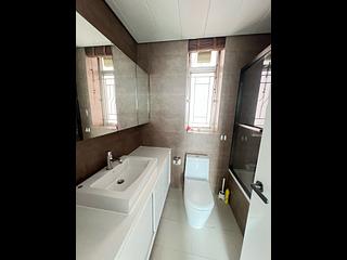 West Kowloon - Sorrento Phase 2 Block 2 03